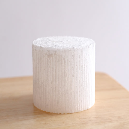 Draw By Ballare - SUJI－凹凸的坑紋配搭粉雪般的獨特質感，雕塑一樣的蠟燭